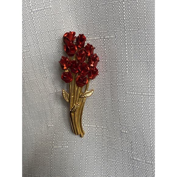 Pin Brooch Bouquet of Red Roses Goldtone 2 in X .75 in Marked Joesph Warner (W) - Picture 10 of 11
